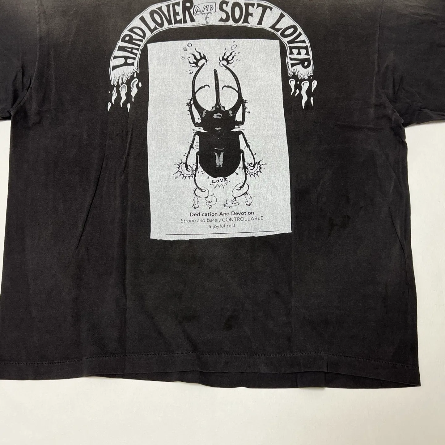 SAINT Mxxxxxx SS TEE/THE ETERNAL/BLK Latest Skeleton Beetle Distressed Sulfur Dyeing Retro Short Sleeves Washed Black S-XL Garment Dyeing Rewashed for Distressed Horse Replacement Faded Top Printing Technology Simulates Natural Distressed Style Really Correct Version Original Consistent Main Mark/Washed Mark/Angel Anti-Counterfeiting Mark